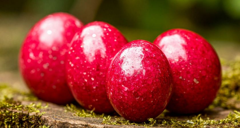 Свеклой и луковой шелухой теперь не крашу: яркие, словно рубин, яйца на Пасху — без уксуса и заморочек
