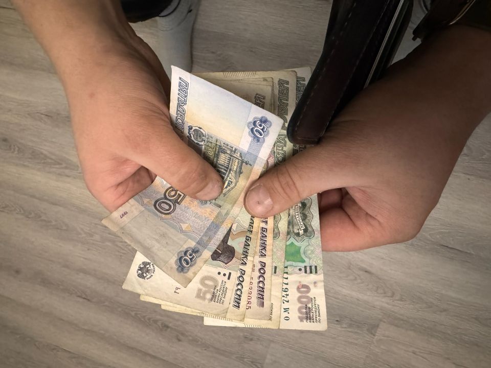 Зачисление 12 500 на карту в начале июня: кому ждать выплату завтра