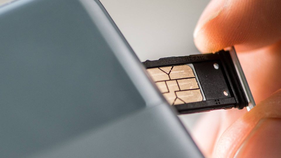 Эту ошибку совершает каждый второй: вот как ухаживать за сим-картой в смартфоне