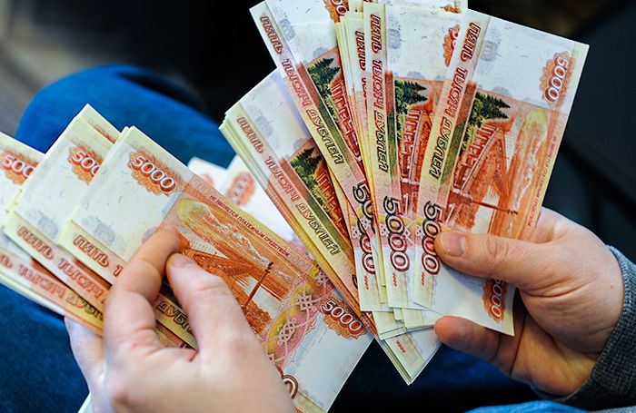 Рост зарплат в промышленности за пять лет заметен, но восприятие остается разным