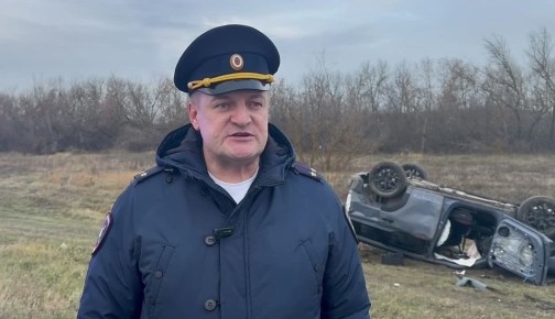 Сотрудники полиции устанавливают обстоятельства смертельного дорожно-транспортного происшествия в Мокшанском районе По предварительным данным, 25 октября текущего года в 4 часа 45 минут на 595 км Федеральной автомобильной...