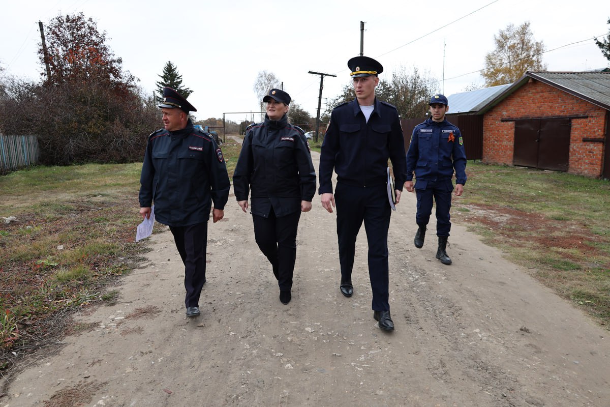 В Мокшанском районе проведено масштабное оперативно-профилактическое мероприятие «Сельский патруль» В Мокшанском районе проведено масштабное оперативно-профилактическое мероприятие «Сельский патруль»