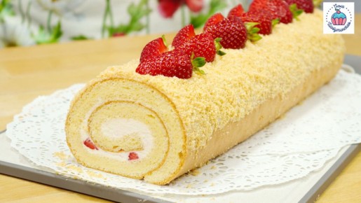 Успех бисквитного рулета с клубникой и сметанным кремом