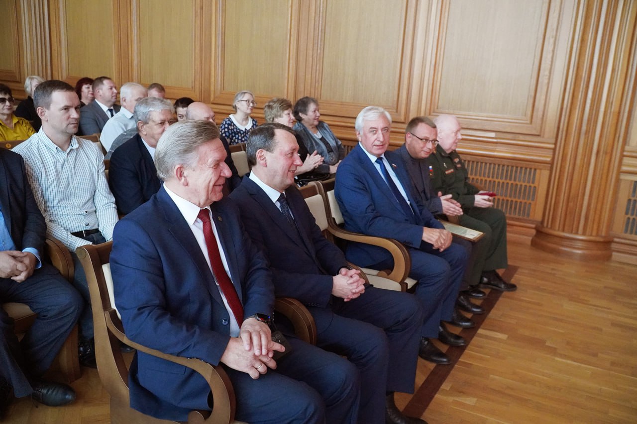 Александр Ломовцев приветствовал активистов профсоюзного движения Александр Ломовцев приветствовал активистов профсоюзного движения