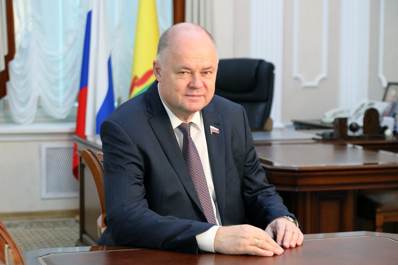 Спикер регионального парламента Вадим Супиков поздравил коллектив школы №47 города Пензы