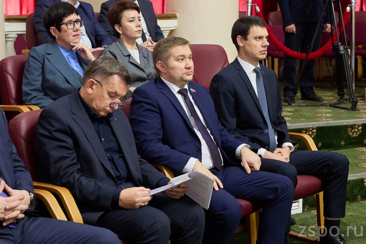 Вадим Супиков принял участие в совместном заседании Стратегического Совета и правительства региона Вадим Супиков принял участие в совместном заседании Стратегического Совета и правительства региона