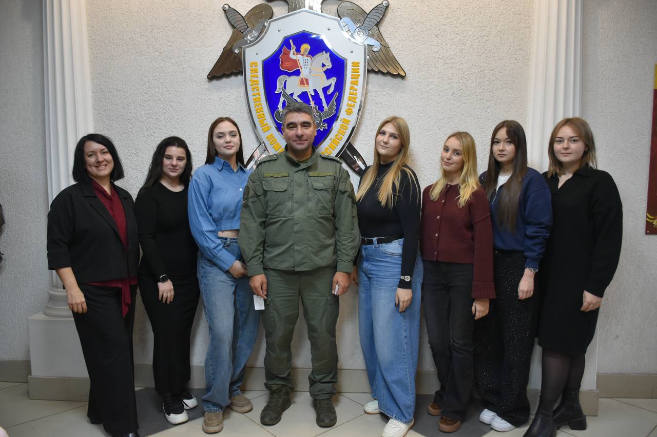 Сотрудники следственного управления СК России по Пензенской области провели урок криминалистики студентам научного кружка «Юный криминалист» Многопрофильного колледжа Пензенского государственного университета