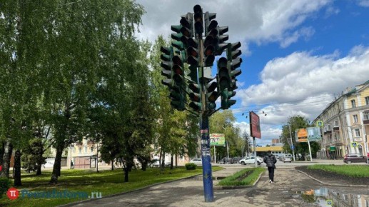 Территория, на которой находится арт-объект «Светофорное дерево» (между улицами Суворова и Октябрьской), застраиваться не будет