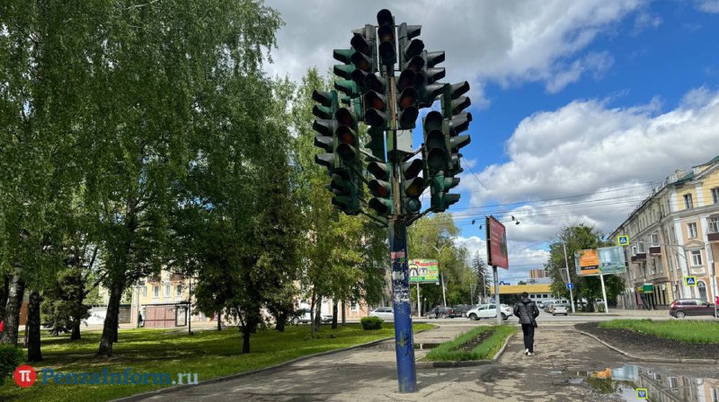 Территория, на которой находится арт-объект «Светофорное дерево» (между улицами Суворова и Октябрьской), застраиваться не будет