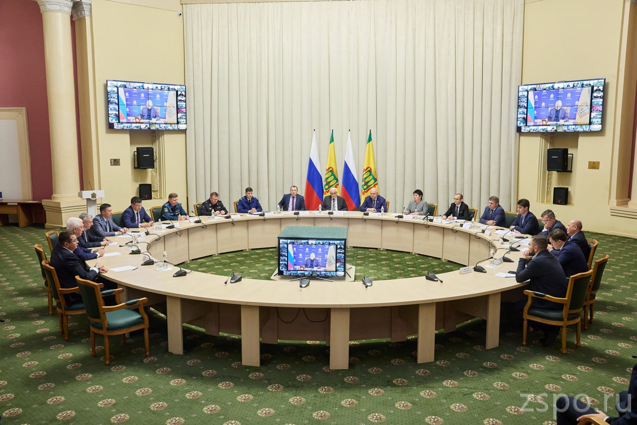 Вадим Супиков принял участие в совместном заседании Стратегического Совета и правительства региона Вадим Супиков принял участие в совместном заседании Стратегического Совета и правительства региона