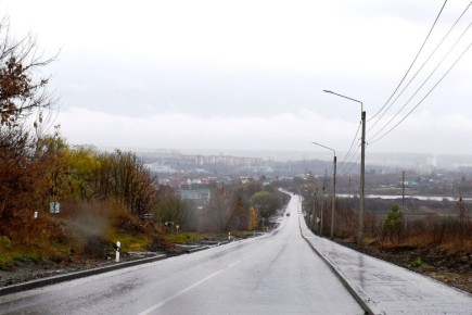 Олег Денисов: На улице Новоселов завершили основные этапы ремонта: обновили дорожное полотно, нанесли разметку, обустроили тротуар