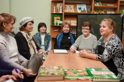 Участники губернаторского проекта «Серебряная Пенза» приступили к занятиям по садоводству в «Университете серебряного возраста» в корпусе областной библиотеки им. Лермонтова на ул. Белинского, 10