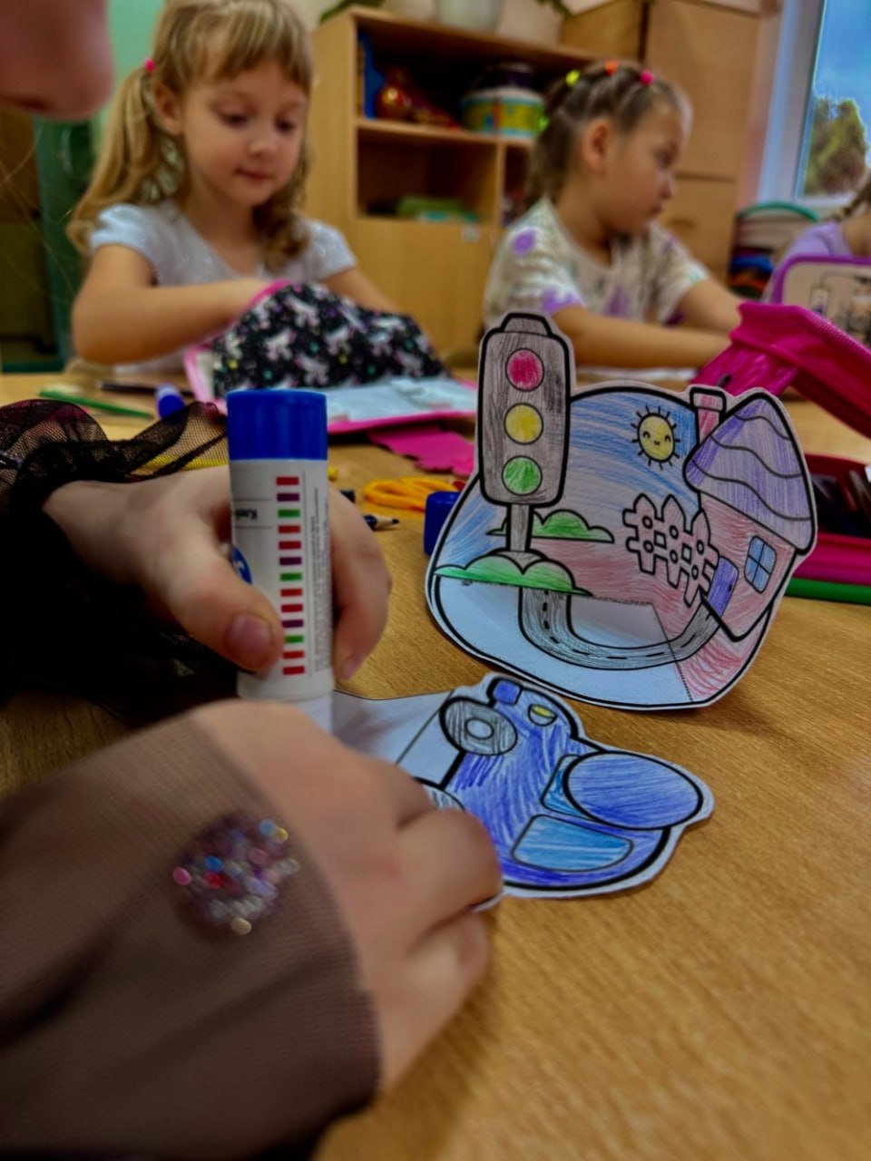 Сотрудники пензенской Госавтоинспекции провели беседу «Светофор - наш друг!» для воспитанников детского сада Сотрудники пензенской Госавтоинспекции провели беседу «Светофор - наш друг!» для воспитанников детского сада