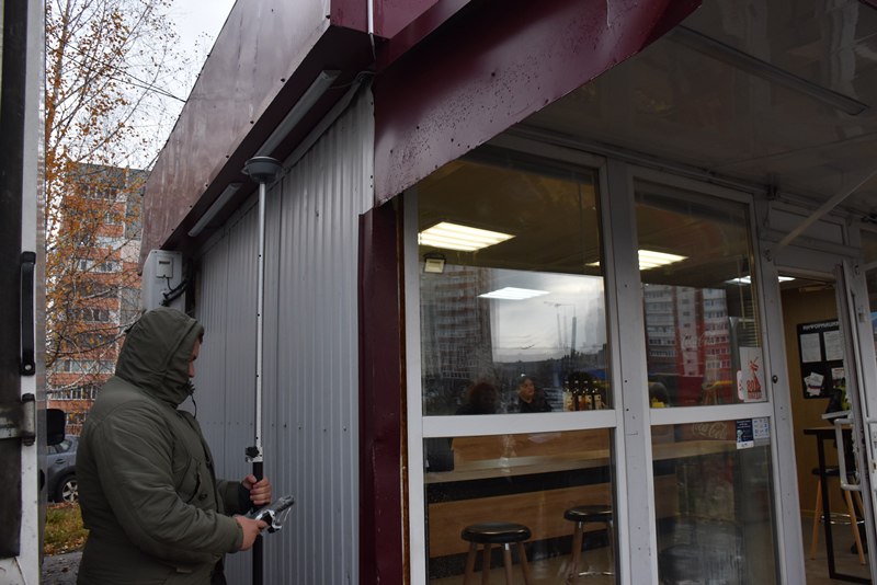 Дарья Просточенко проверила состояние территорий около НТО в Октябрьском районе Дарья Просточенко проверила состояние территорий около НТО в Октябрьском районе