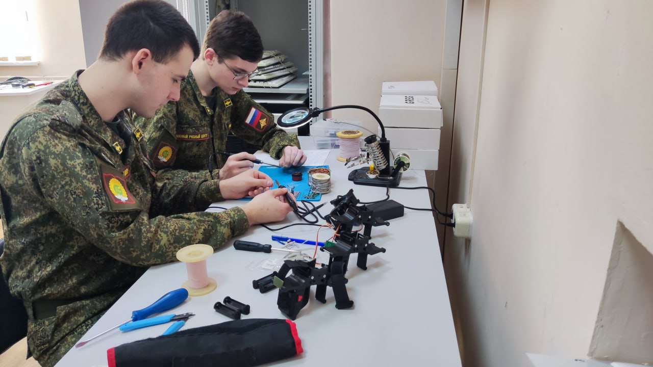 В Пензенском госуниверситете производят детали для бойцов на 3D-принтерах