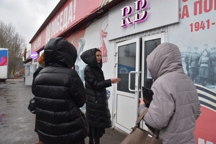 Дарья Просточенко проверила состояние территорий около НТО в Октябрьском районе