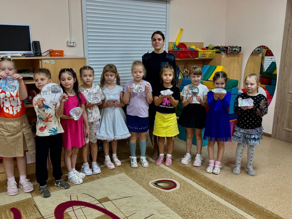Сотрудники пензенской Госавтоинспекции провели беседу «Светофор - наш друг!» для воспитанников детского сада