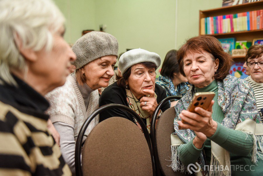 Участники губернаторского проекта «Серебряная Пенза» приступили к занятиям по садоводству в «Университете серебряного возраста» в корпусе областной библиотеки им. Лермонтова на ул. Белинского, 10 Участники губернаторского проекта «Серебряная Пенза» приступили к занятиям по садоводству в «Университете серебряного возраста» в корпусе областной библиотеки им. Лермонтова на ул. Белинского, 10