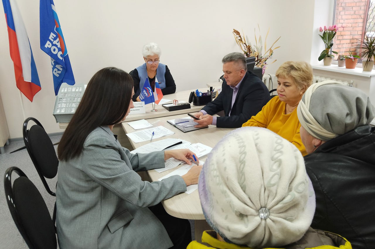 Людмила Глухова провела прием граждан в Каменке
