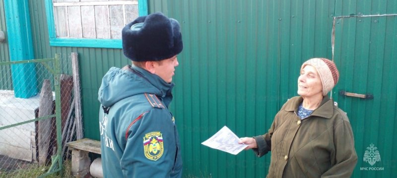 И в выходные, и в праздники сотрудники МЧС России проводят профилактические рейды И в выходные, и в праздники сотрудники МЧС России проводят профилактические рейды