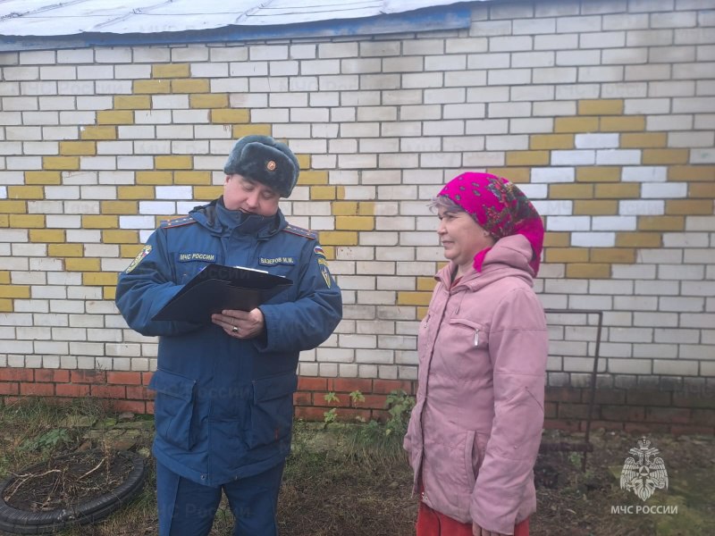 И в выходные, и в праздники сотрудники МЧС России проводят профилактические рейды И в выходные, и в праздники сотрудники МЧС России проводят профилактические рейды