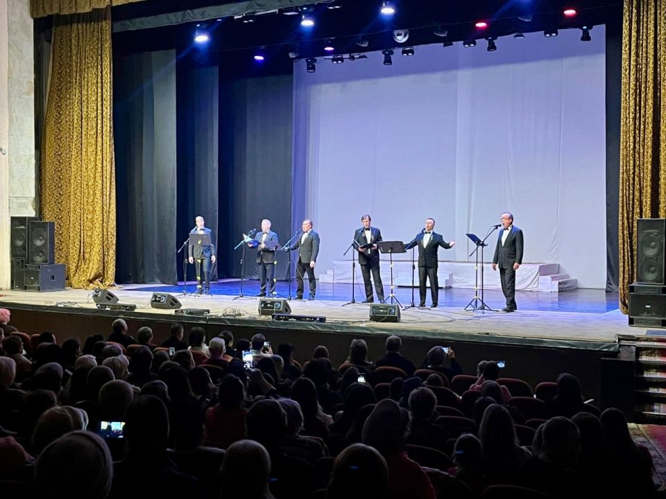 Александр Васильев обратился к кузнечанам в связи с государственным и православным праздниками Александр Васильев обратился к кузнечанам в связи с государственным и православным праздниками