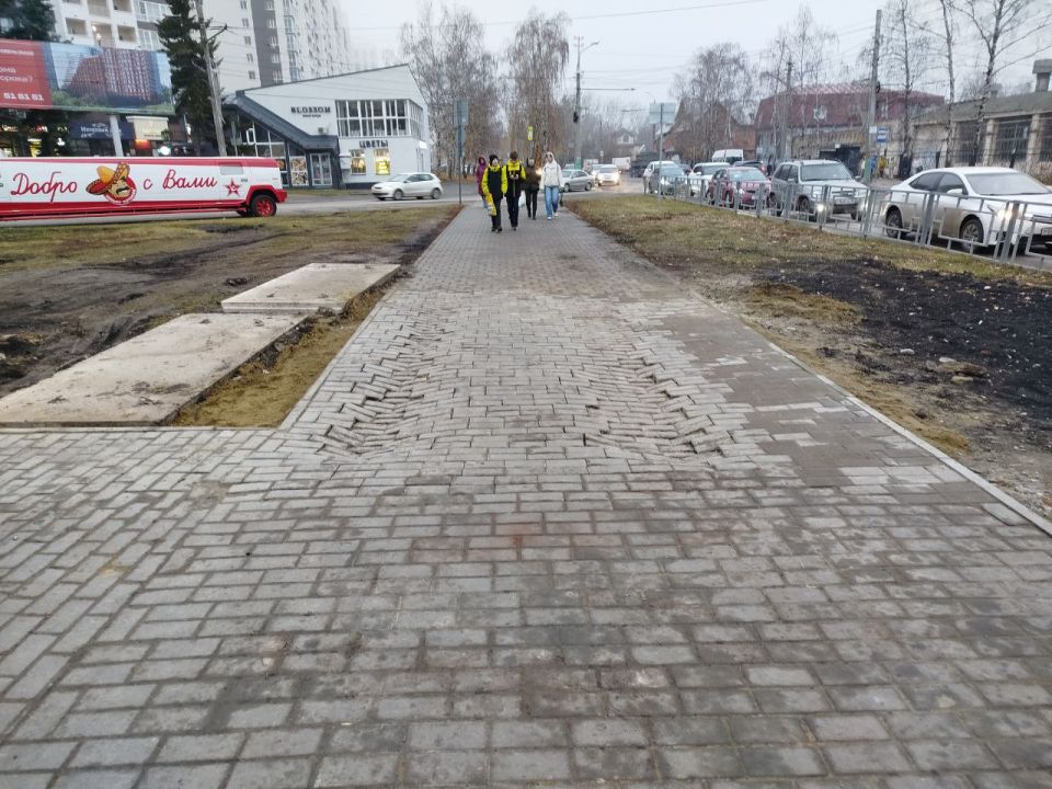 Благоустройство территории после раскопок в районе памятника на пересечении улиц Мира и Ленинградской - это 10 из 10