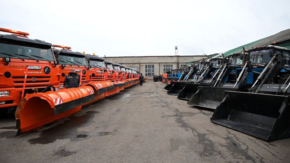 Олег Денисов: Проверил готовность коммунальной техники к зиме