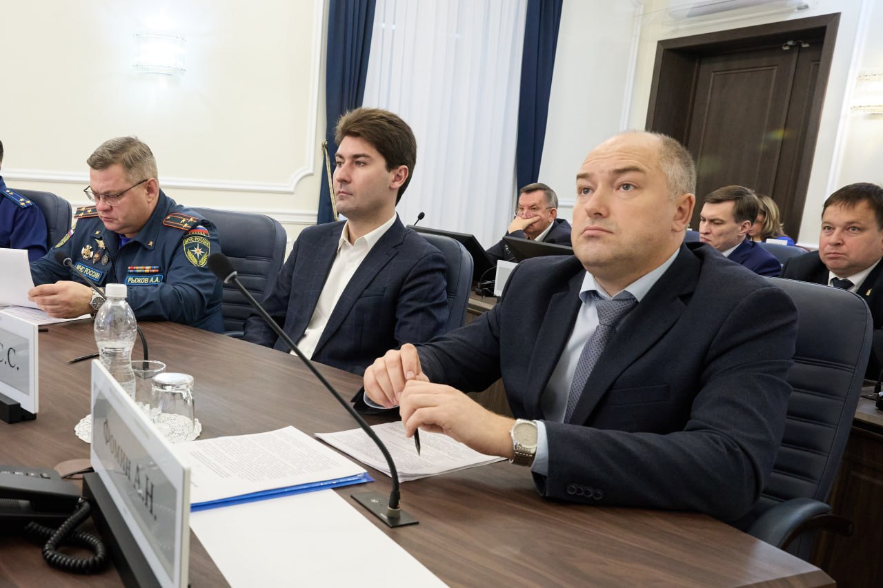 Итоги лесопожарного сезона и военно-патриотическое воспитание рассмотрены в правительстве области Итоги лесопожарного сезона и военно-патриотическое воспитание рассмотрены в правительстве области