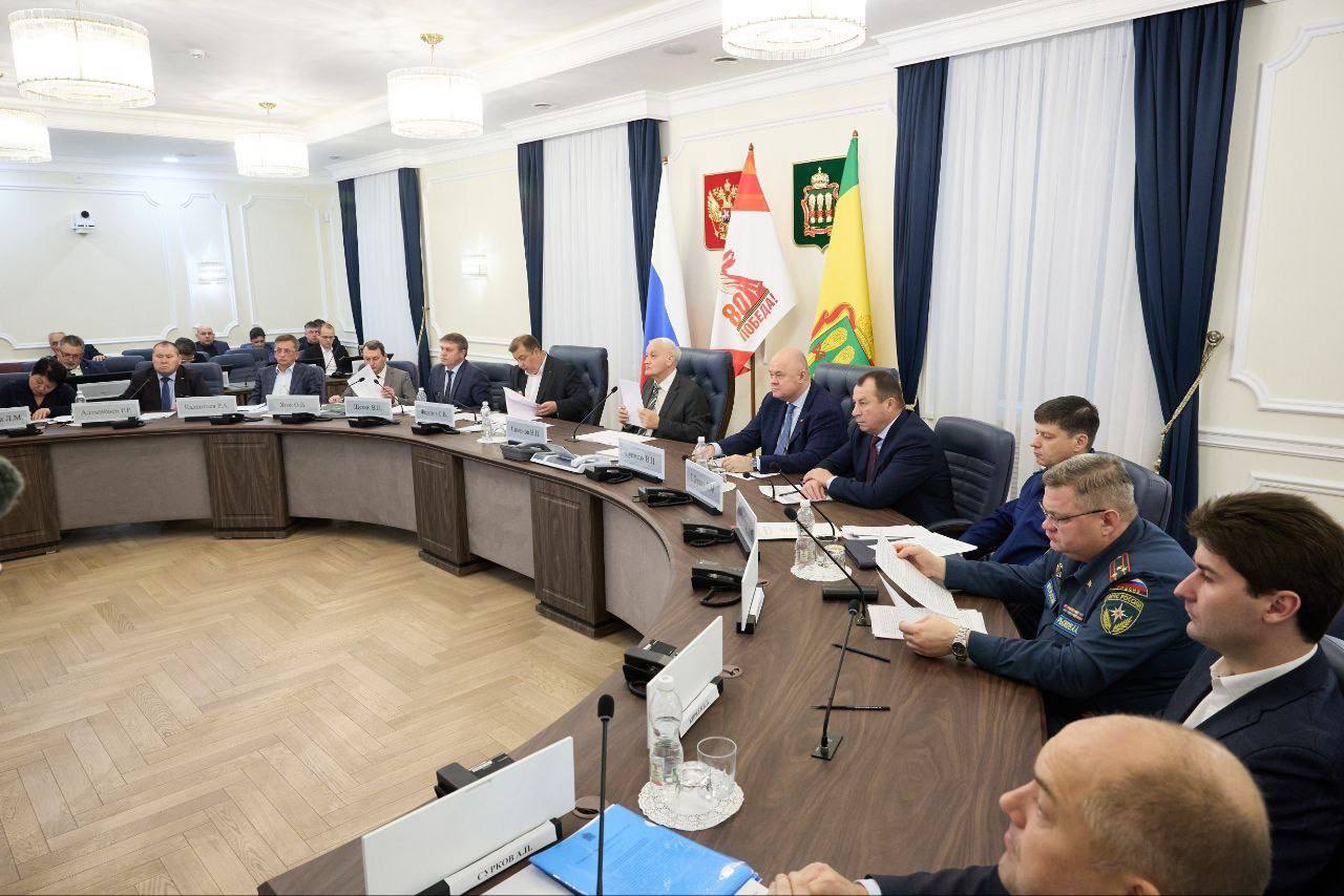 Олег Мельниченко: Две важные темы обсудили на заседании регионального кабинета министров: итоги лесопожарного сезона и белорусский опыт военно-патриотического воспитания молодежи Олег Мельниченко: Две важные темы обсудили на заседании регионального кабинета министров: итоги лесопожарного сезона и белорусский опыт военно-патриотического воспитания молодежи