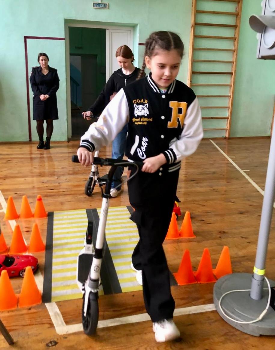 Сотрудники Госавтоинспекции Лунинского района и Лаборатория безопасности провели мероприятиедля воспитанников пришкольного лагеря Сотрудники Госавтоинспекции Лунинского района и Лаборатория безопасности провели мероприятиедля воспитанников пришкольного лагеря