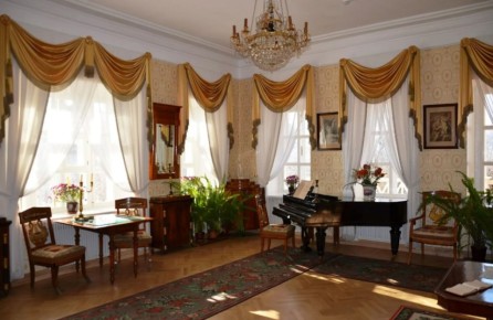 1 Посетители по имени Михаил получат бесплатный вход в музей-заповедник «Тарханы»