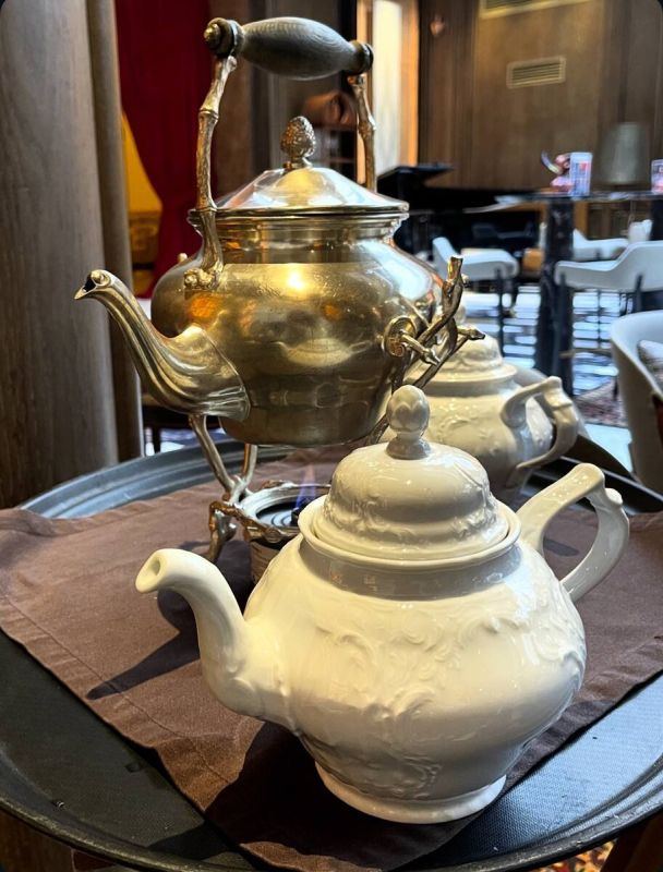 Завораживающее вдохновение русской чайной церемонии в баре 'Шаляпин'