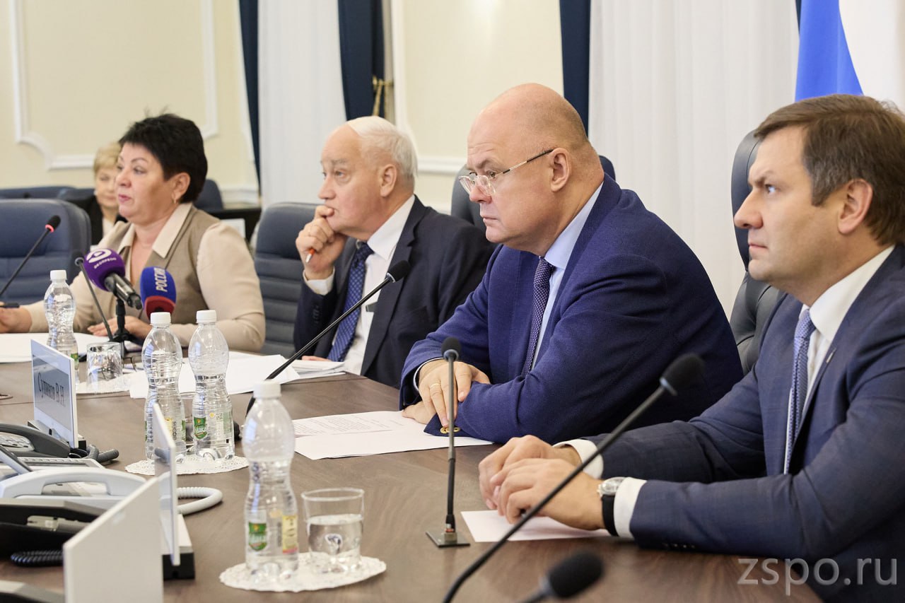 Под председательством Вадима Супикова состоялись публичные слушания законопроекта о бюджете на 2026 – 2028 годы Под председательством Вадима Супикова состоялись публичные слушания законопроекта о бюджете на 2026 – 2028 годы