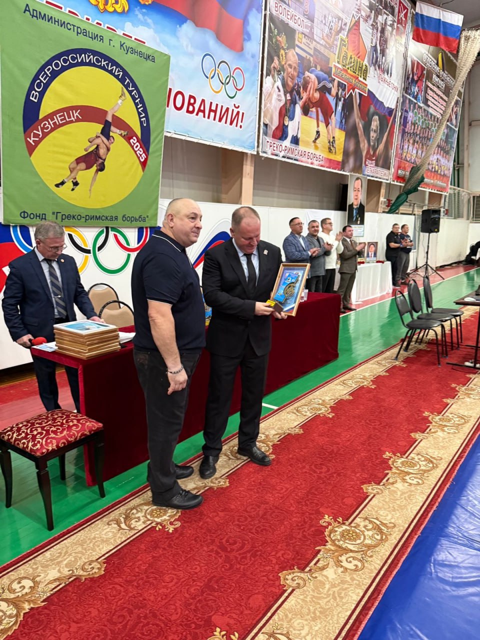 Иван Николаев приветствовал участников соревнований по греко-римской борьбе Иван Николаев приветствовал участников соревнований по греко-римской борьбе