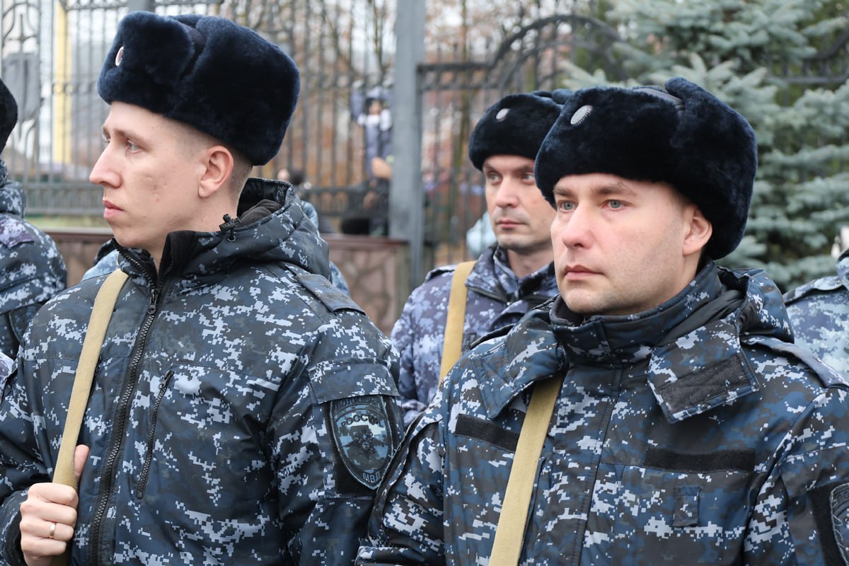 Пензенские полицейские вернулись домой после полугодовой командировки на Северном Кавказе Пензенские полицейские вернулись домой после полугодовой командировки на Северном Кавказе