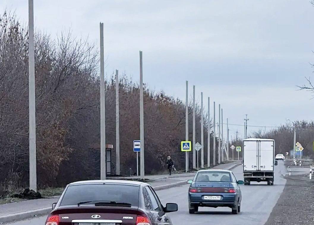 Олег Денисов: Расширяем электрические сети на улице Новоселов Олег Денисов: Расширяем электрические сети на улице Новоселов