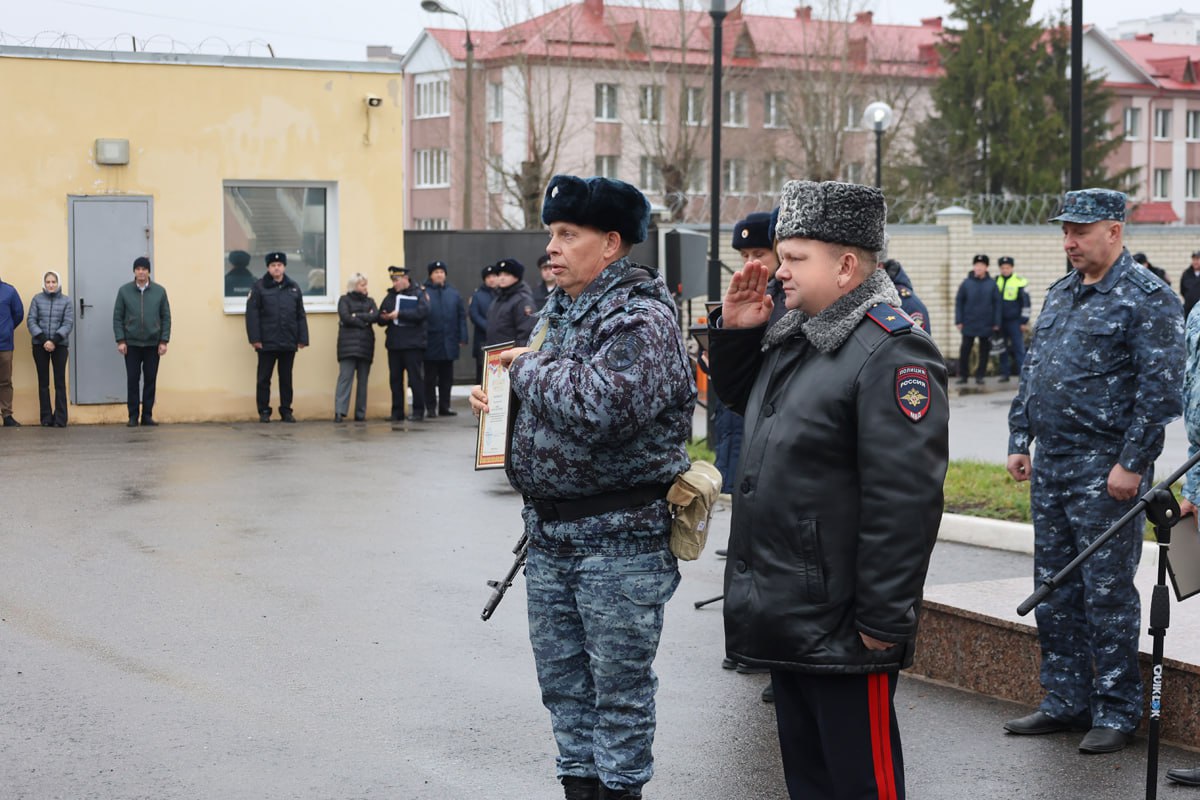 Пензенские полицейские вернулись домой после полугодовой командировки на Северном Кавказе Пензенские полицейские вернулись домой после полугодовой командировки на Северном Кавказе