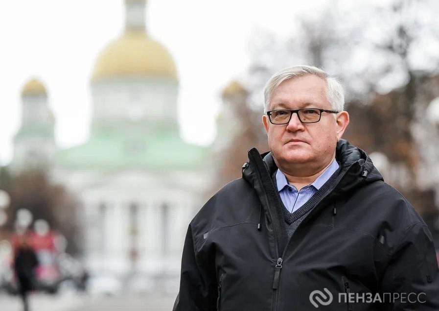 «30 лет «11 каналу»: воспоминания Михаила Демина о становлении телеканала