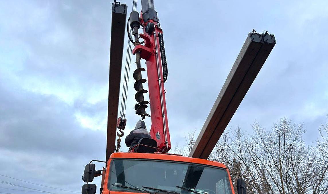 Олег Денисов: Расширяем электрические сети на улице Новоселов Олег Денисов: Расширяем электрические сети на улице Новоселов