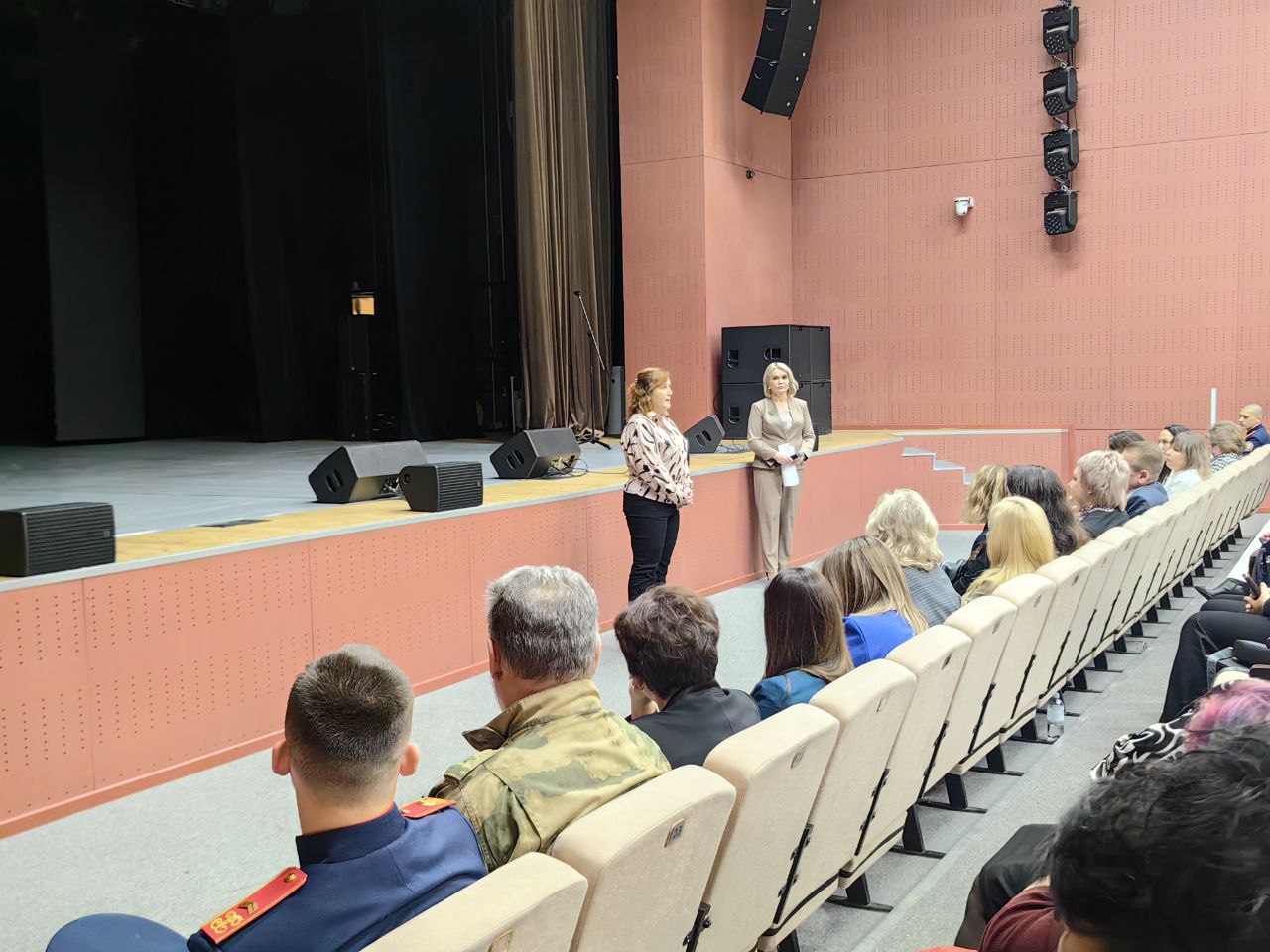 Сотрудница следственного управления приняла участие в межрегиональном форуме «Женщина – опора России» Сотрудница следственного управления приняла участие в межрегиональном форуме «Женщина – опора России»