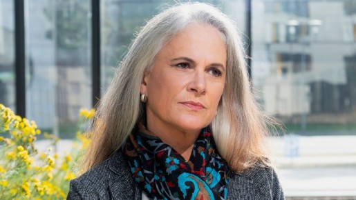 Хватит закрашивать: настоящие леди с гордостью носят седину с этими хитростями