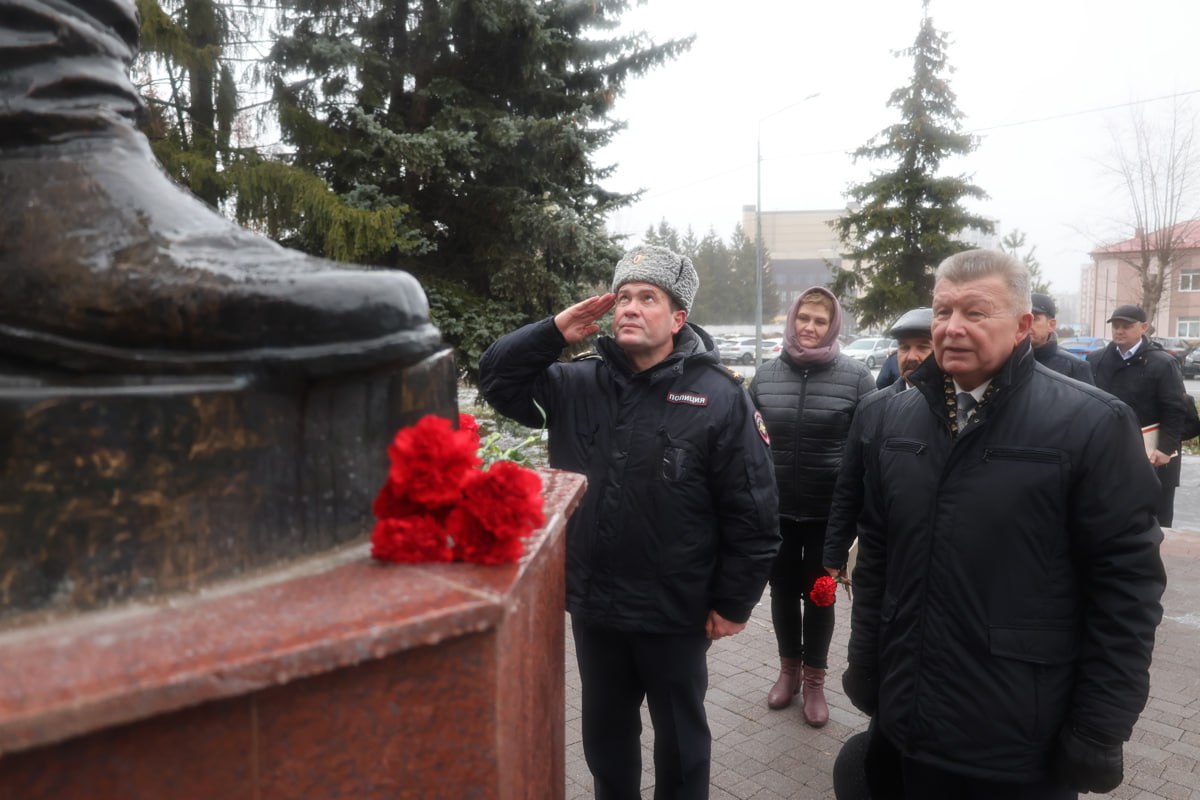 В Пензе прошло торжественное мероприятие, посвященное Дню участкового уполномоченного полиции В Пензе прошло торжественное мероприятие, посвященное Дню участкового уполномоченного полиции