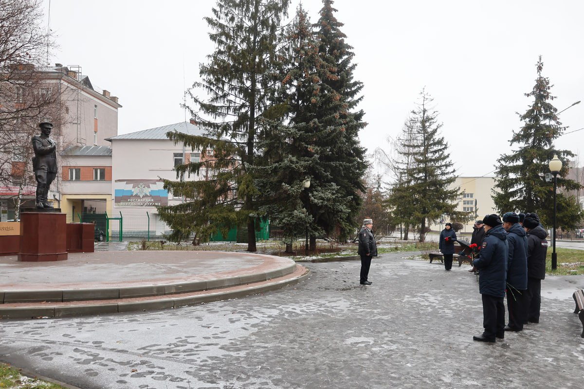 В Пензе прошло торжественное мероприятие, посвященное Дню участкового уполномоченного полиции В Пензе прошло торжественное мероприятие, посвященное Дню участкового уполномоченного полиции
