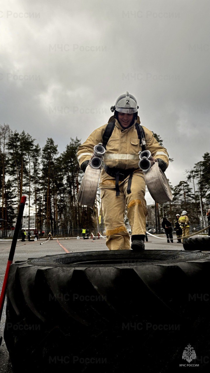 В Специальном управлении ФПС № 22 МЧС России определили сильнейших в пожарном кроссфите В Специальном управлении ФПС № 22 МЧС России определили сильнейших в пожарном кроссфите