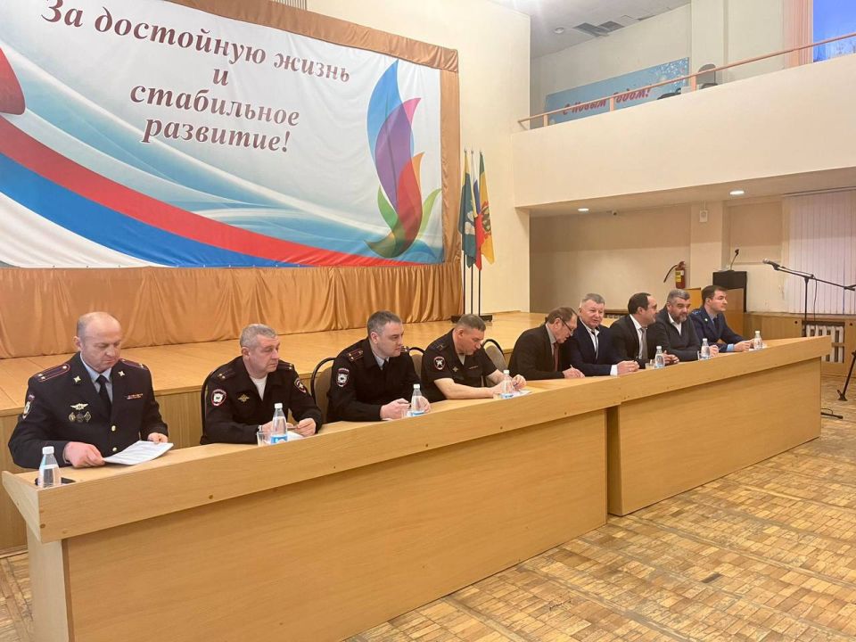 В рамках акции «В безопасности» общественники и полицейские Пензы провели встречу по профилактике мошенничества