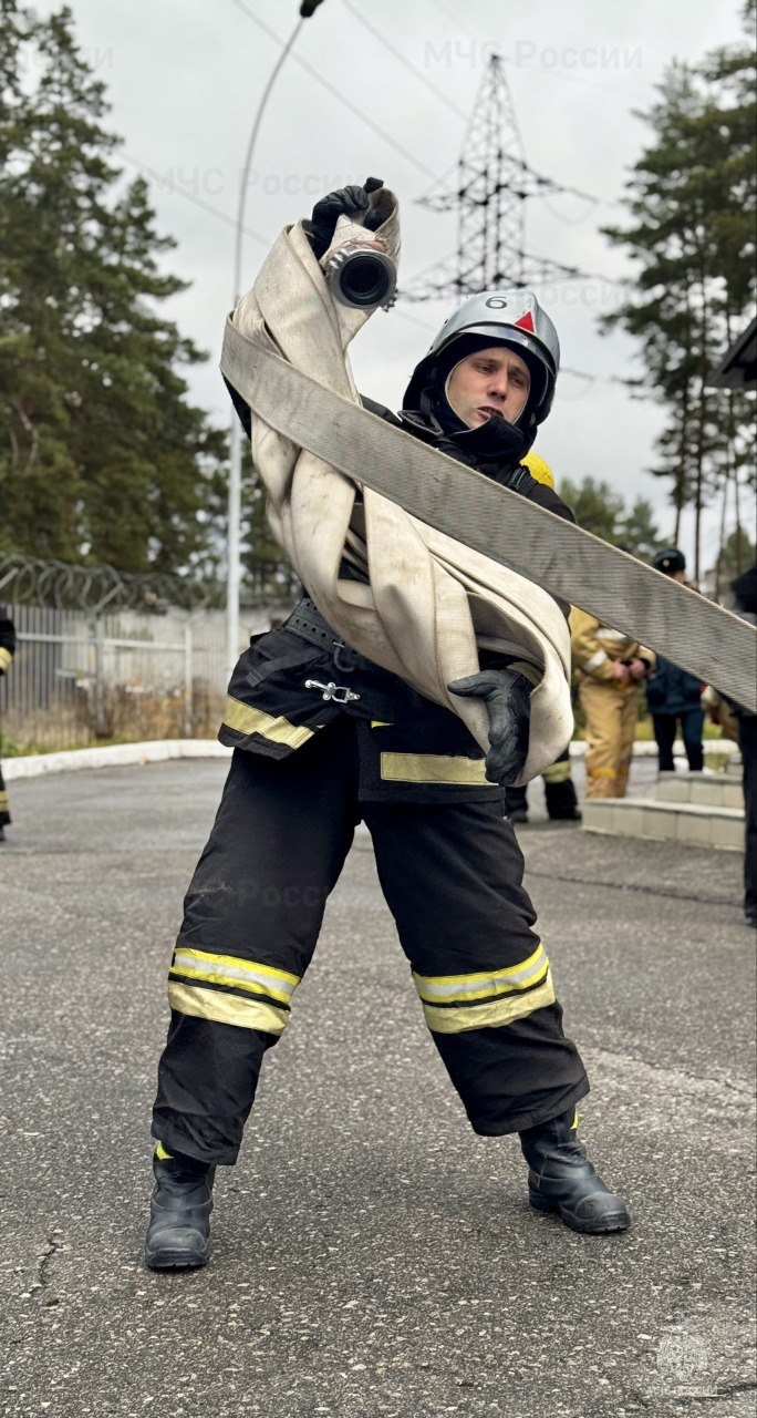 В Специальном управлении ФПС № 22 МЧС России определили сильнейших в пожарном кроссфите В Специальном управлении ФПС № 22 МЧС России определили сильнейших в пожарном кроссфите