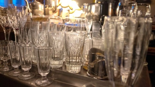 На чем экономят рюмочные: эксперт рекомендует обходить стороной такие заведения
