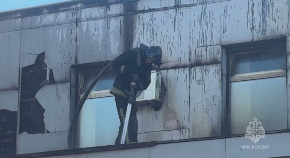 Сотрудники МЧС России ликвидировали пожар в городе Пензе