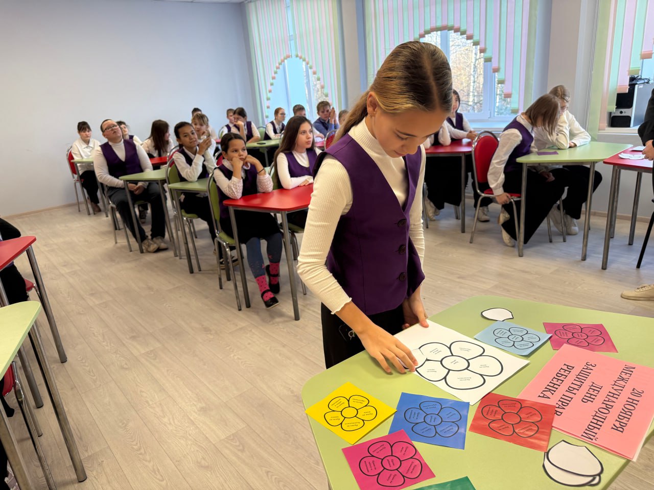 В международный день защиты прав детей (Всемирный день ребёнка) сотрудники Госавтоинспекции Сердобского района, для учеников Школы № 4 г. Сердобска, провели познавательное мероприятие на тему: «Мир детских прав» В международный день защиты прав детей (Всемирный день ребёнка) сотрудники Госавтоинспекции Сердобского района, для учеников Школы № 4 г. Сердобска, провели познавательное мероприятие на тему: «Мир детских прав»